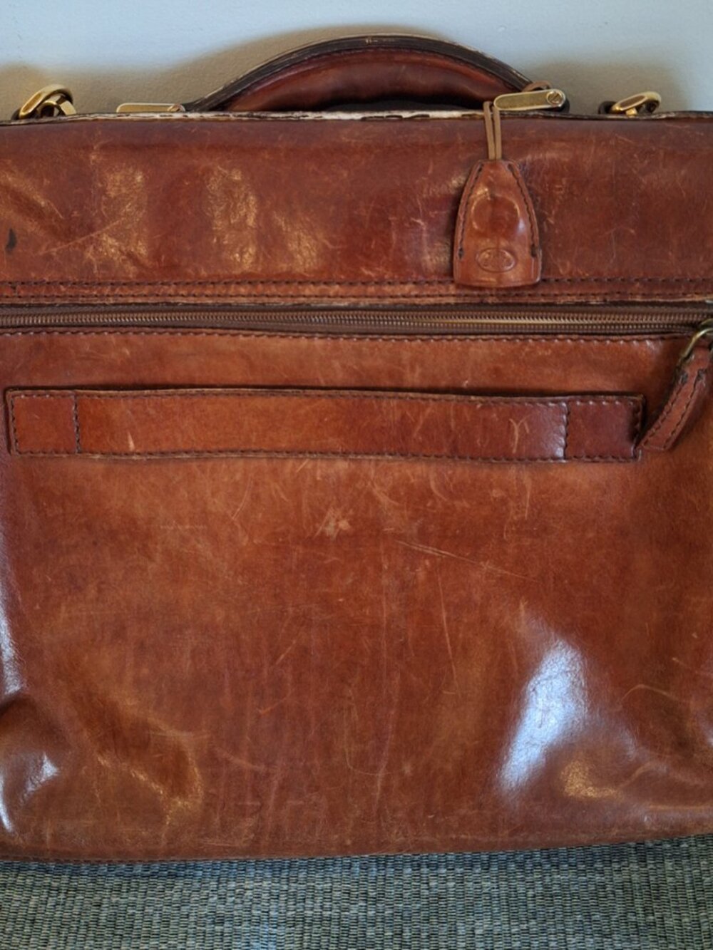Briefcase 💼 (The Bridge) - Picture 3 of 4